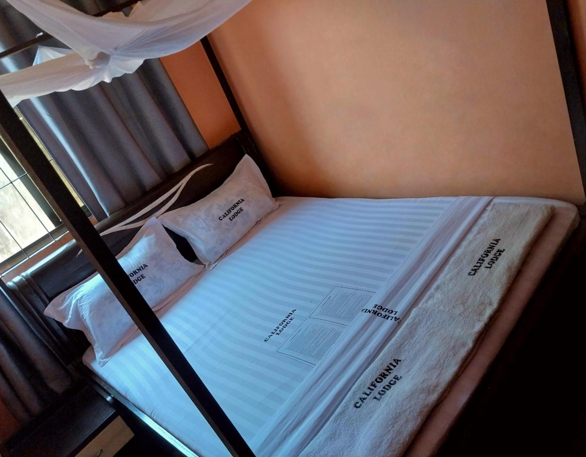 California Lodge Багамойо Екстериор снимка
