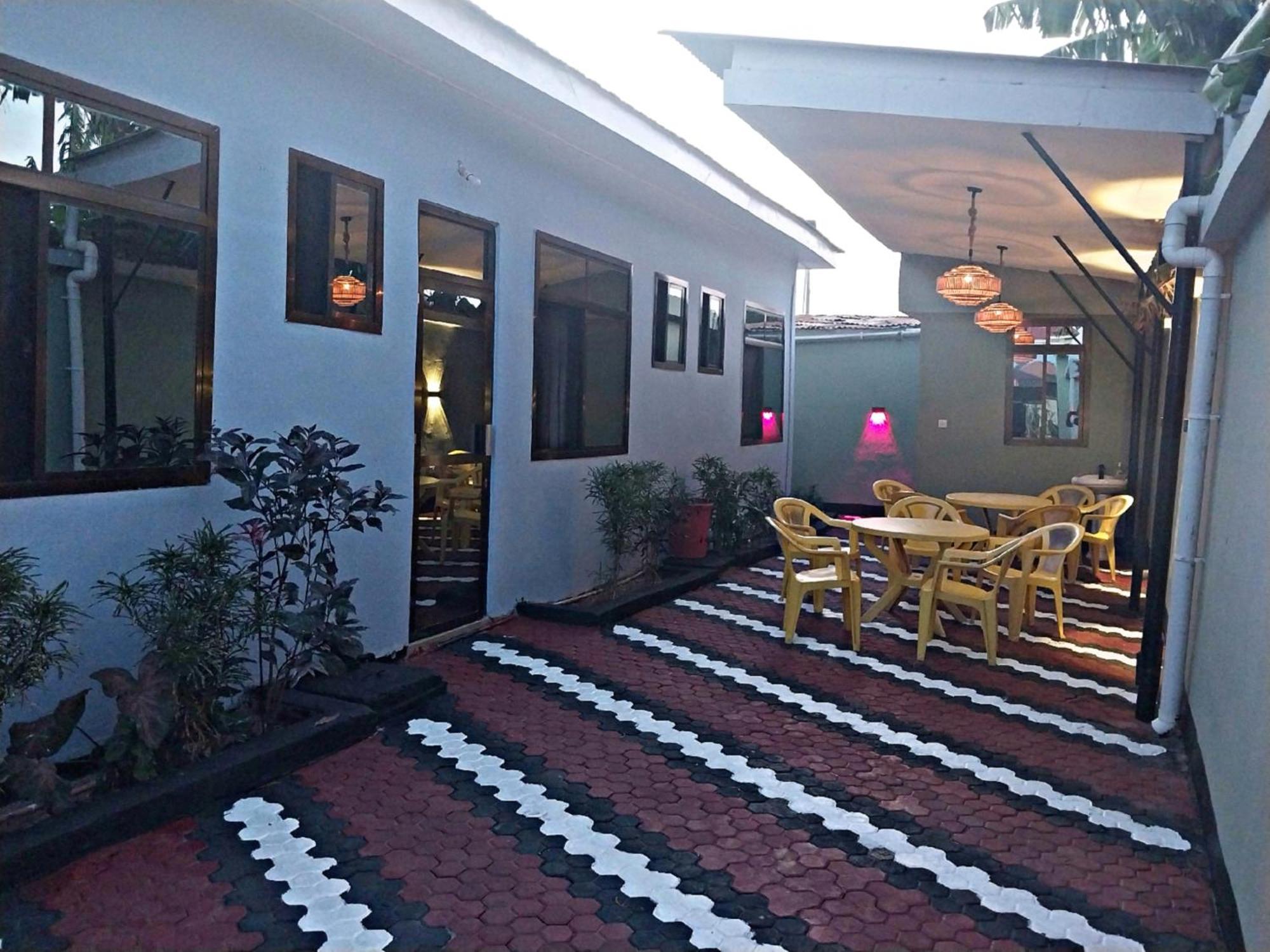 California Lodge Багамойо Екстериор снимка