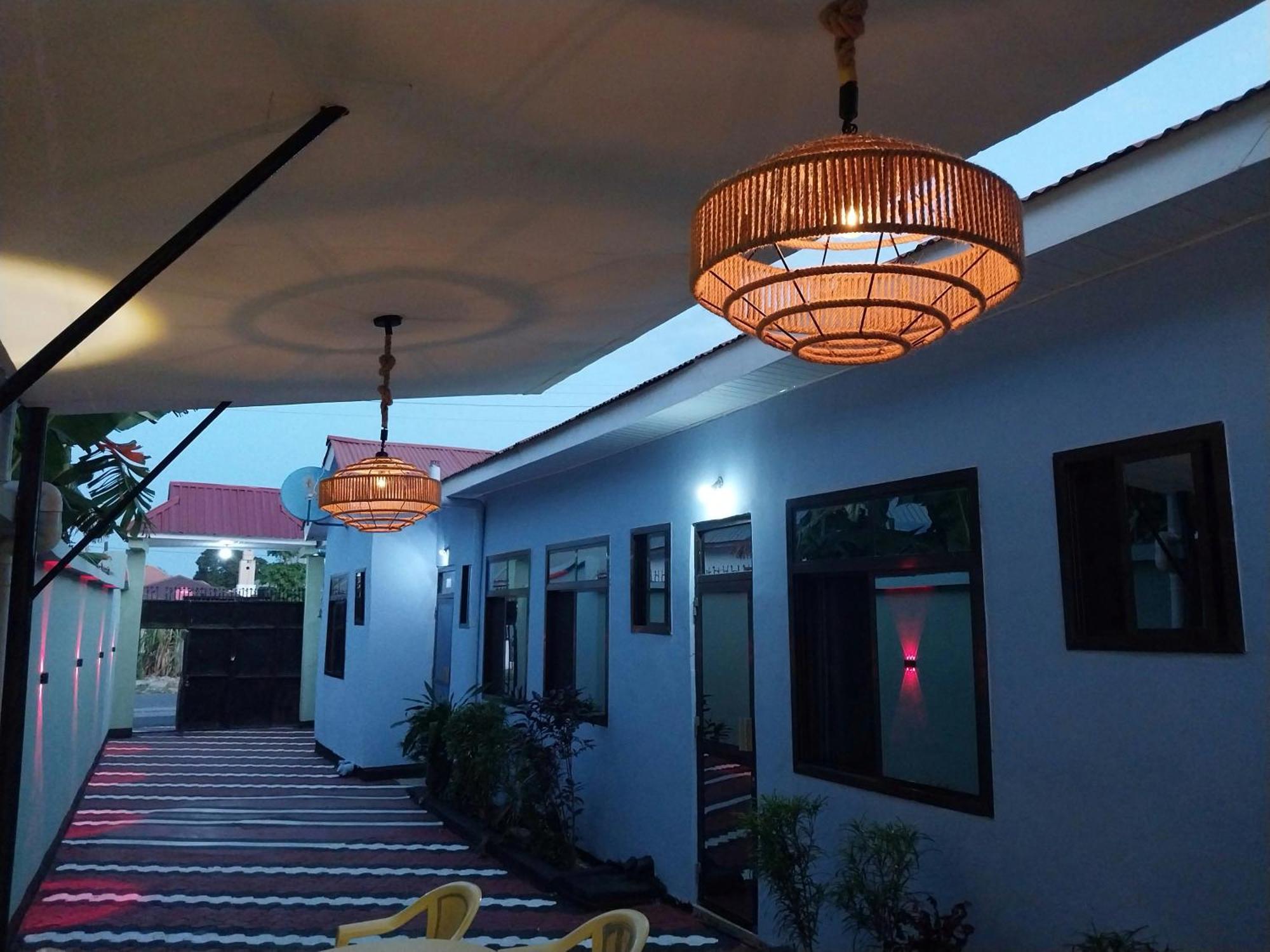 California Lodge Багамойо Екстериор снимка