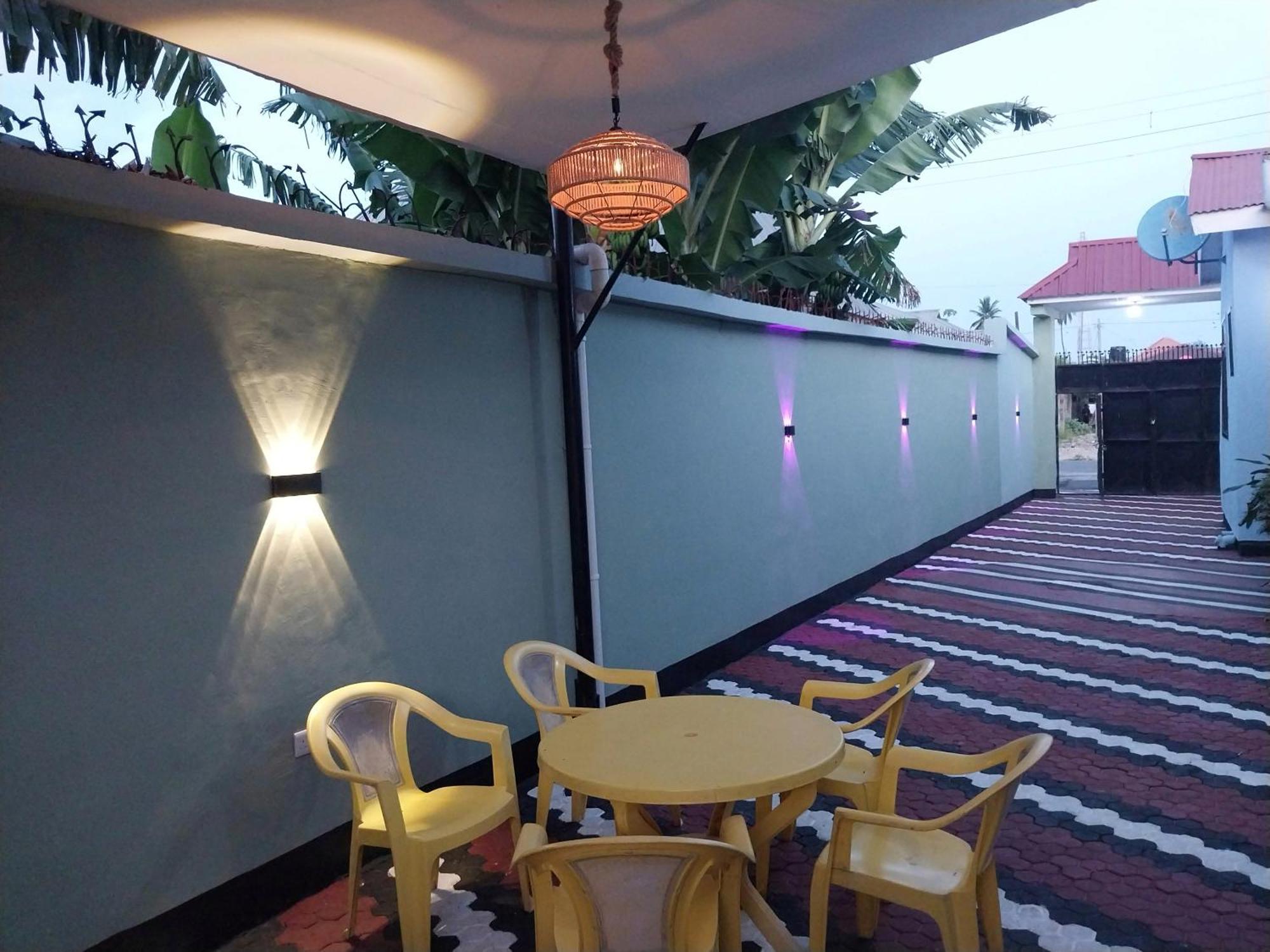 California Lodge Багамойо Екстериор снимка